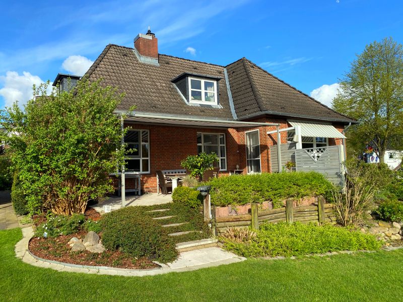 Sonniges Einfamilienhaus in Bad Schwartau´s guter Stube !