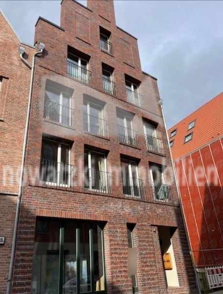 Moderner Büroloft mit historischem Gewölbekeller und Innenhof!!!!