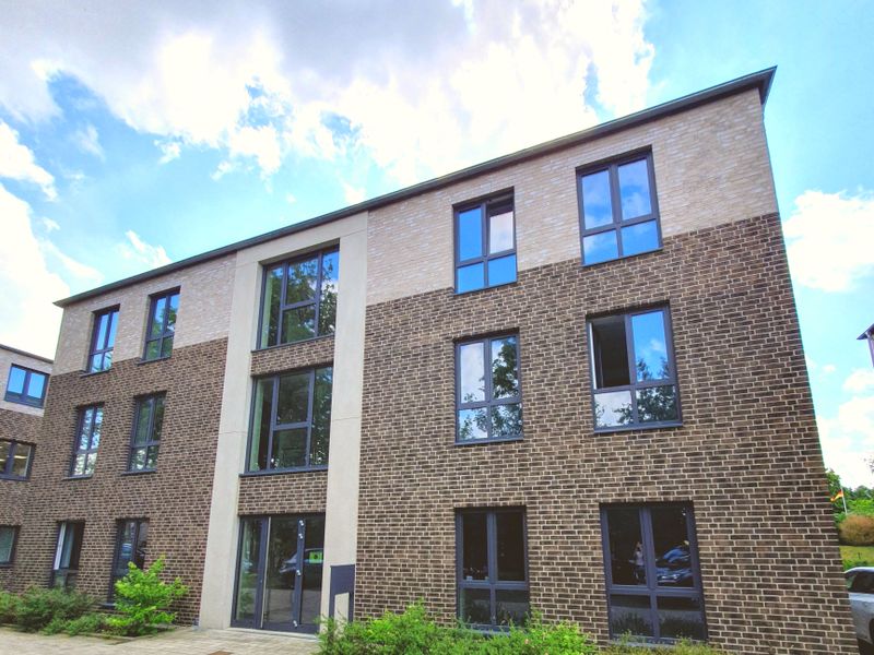 ** Erdgeschoß – 260m² Modernes Bürogebäude in Sankt Lorenz mit Parkplätzen / Provisionsfrei ***
