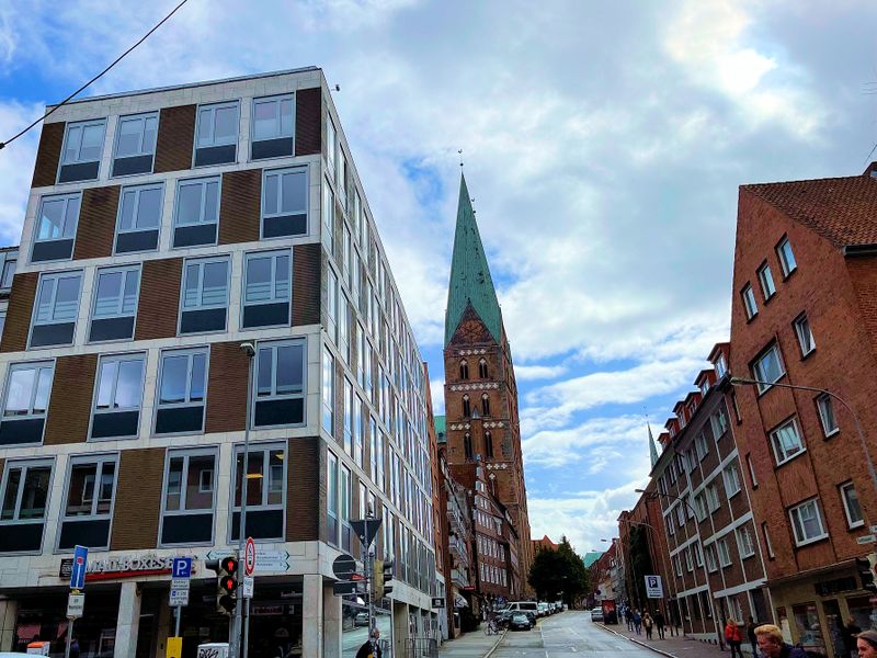 Zentrale, moderne Bürofläche in gut frequentierter Ecklage