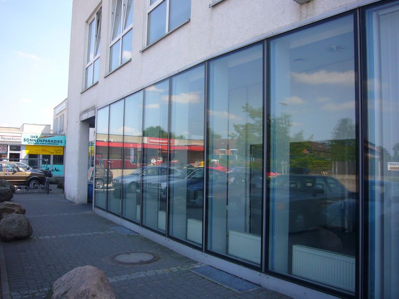Neben Takko und Rossmann -  Ärztehaus im Stadtteilzentrum - St. Jürgen